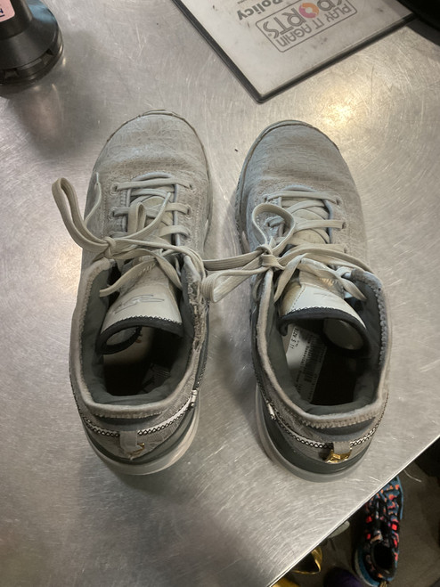 Vist Large View of Product Image Which is Used Nike Basketball Shoes M Grey Senior 11