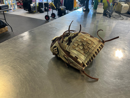 Vist Large View of Product Image Which is Used Wilson AURA BB/SB Glove RH Throw Brown 12"