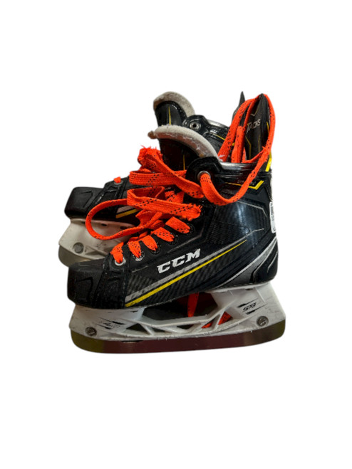Vist Large View of Product Image Which is Used CCM TACKS 9090 JR SKATES 1.5 Junior Hockey Skate Junior 01.5