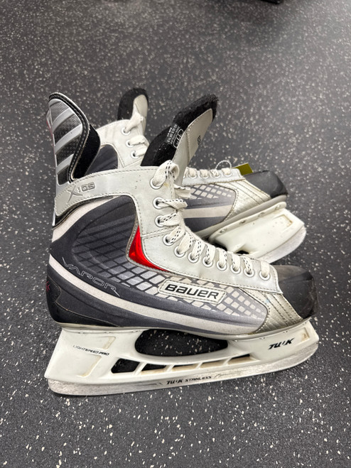 Vist Large View of Product Image Which is Used Bauer VAPOR X05 Senior Hockey Skate Senior 11