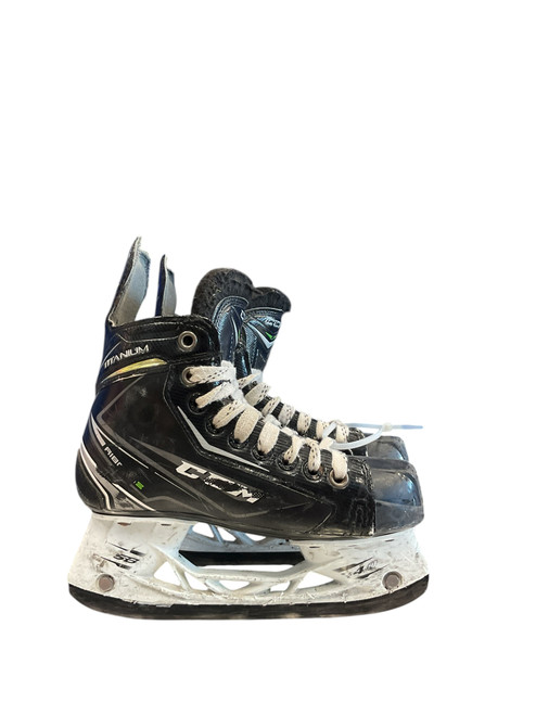 Vist Large View of Product Image Which is Used CCM RIBCORE TITANIUM SZ 1.5 Junior Hockey Skate Junior 01.5