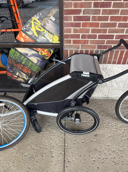 Vist Large View of Product Image Which is Used Thule BIKE TRAILER Other Bike