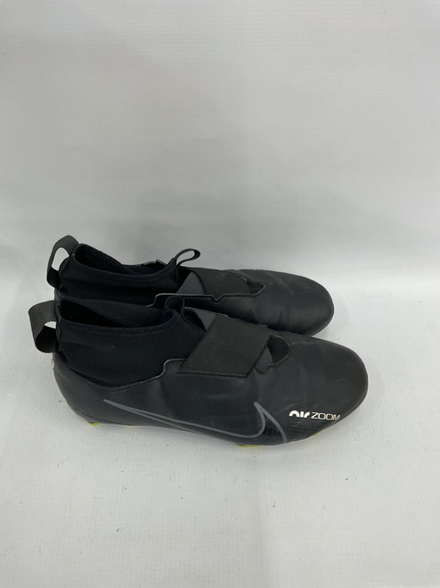 Vist Large View of Product Image Which is Used Nike Soccer Cleats Black Youth 06.0