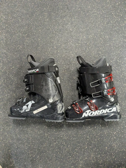 Vist Large View of Product Image Which is Used Nordica DOBERMAN TEAM 70 Mens DH Ski Boot Black 255 MP - M07.5 - W08.5
