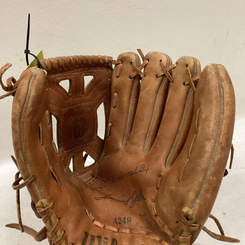 Vist Large View of Product Image Which is Used Wilson A249 BB/SB Glove RH Throw Brown 12"