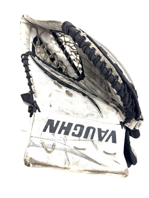 Vist Large View of Product Image Which is Used Vaughn V5 Junior Goalie Catcher White