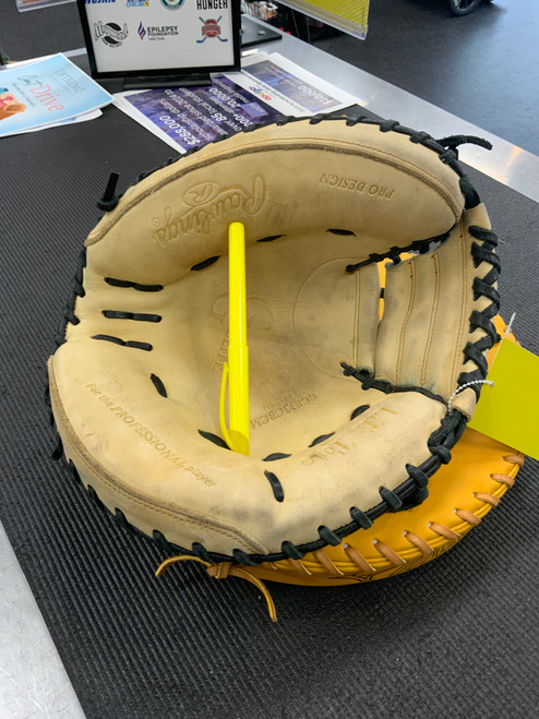 Vist Large View of Product Image Which is Used Rawlings GG ELITE BB/SB Catchers RH Throw Tan 33"