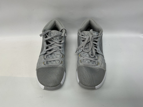 Vist Large View of Product Image Which is Used Nike Basketball Shoes M Grey Senior 8.5