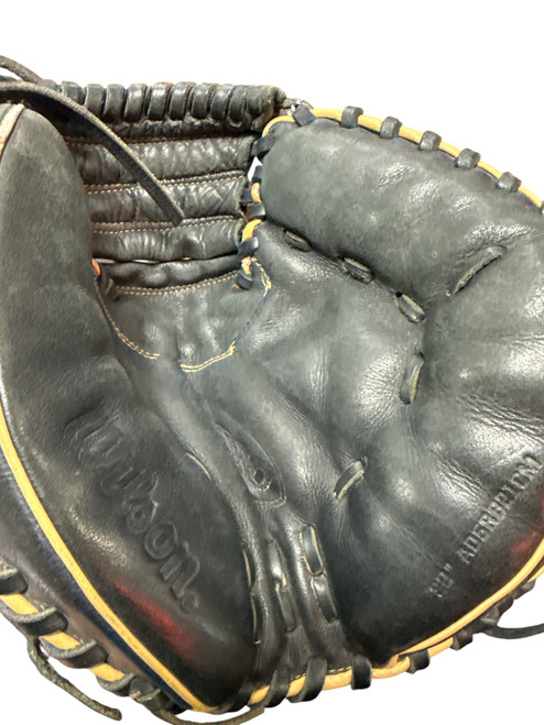Vist Large View of Product Image Which is Used Wilson A500 BB/SB Catchers RH Throw Black 32"