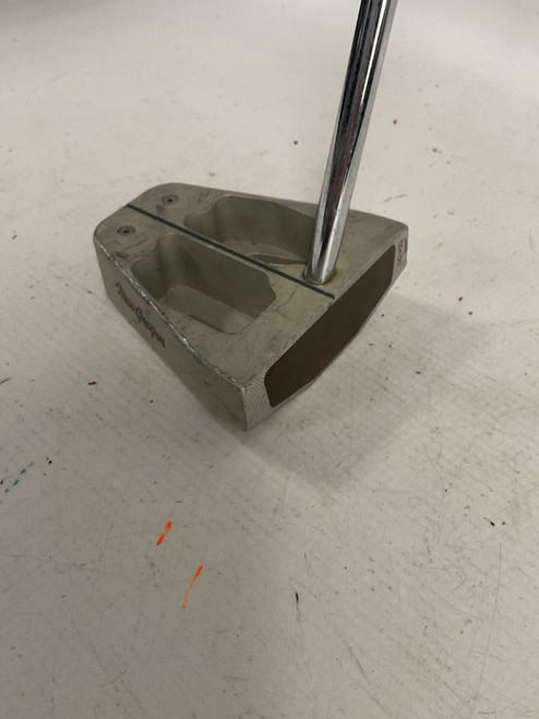 Vist Large View of Product Image Which is Used MacGregor M5K Mens Putter RH