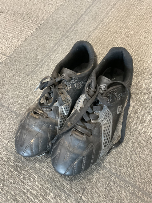 Vist Large View of Product Image Which is Used Dream Pairs Soccer Cleats Black Junior 04