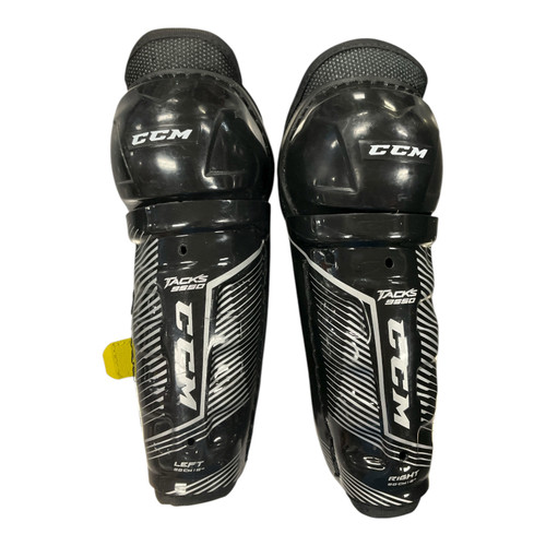 Vist Large View of Product Image Which is Used CCM TACKS 9550 Youth Shin Guards Black 8"
