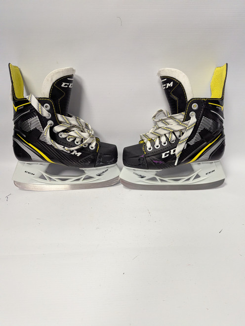 Vist Large View of Product Image Which is Used CCM TACKS 9360 Junior Hockey Skate Junior 02