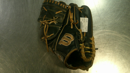 Vist Large View of Product Image Which is Used Wilson A2000 BB/SB Glove RH Throw Black 12"