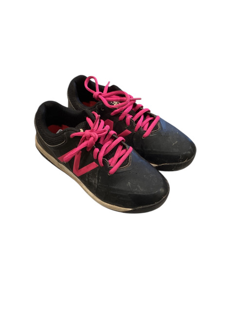 Vist Large View of Product Image Which is Used New Balance SOFTBALL CLEATS BB/SB Cleats Black Junior 02