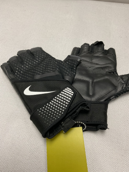 Vist Large View of Product Image Which is Used Nike Exercise Gloves Black XL