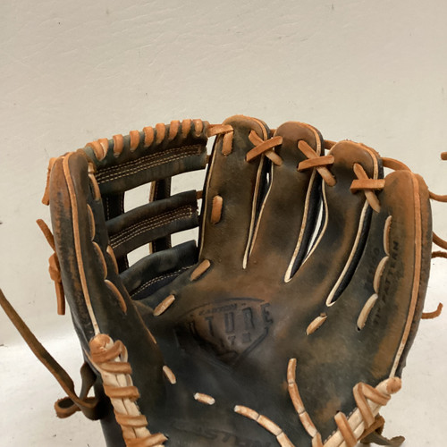 Vist Large View of Product Image Which is Used Easton FE1100 BB/SB Glove RH Throw Grey 11"