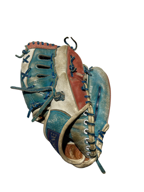 Vist Large View of Product Image Which is Used Spalding TOM SEAVER BB/SB Glove RH Throw White/Royal/Red 11"
