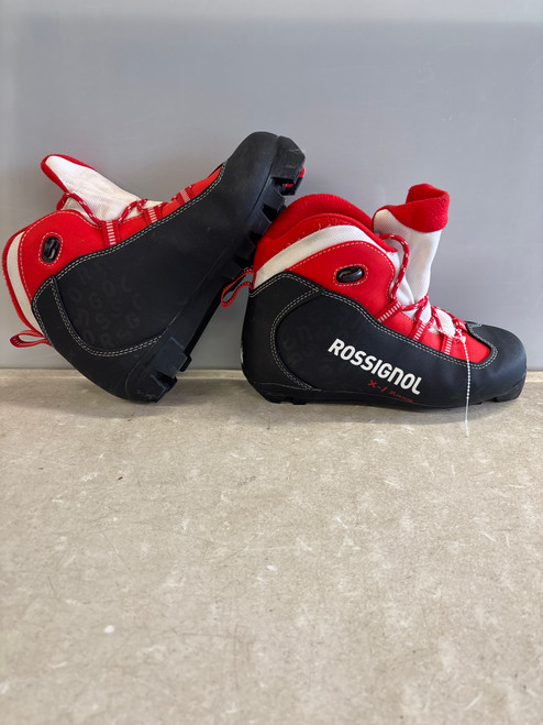 Vist Large View of Product Image Which is Used Rossignol Boys NNN XC Ski Boots None W 06 / JR 04-04.5