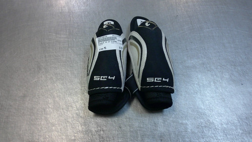 Vist Large View of Product Image Which is Used Reebok SC 87 ELBOWS Junior Elbow Pads MD