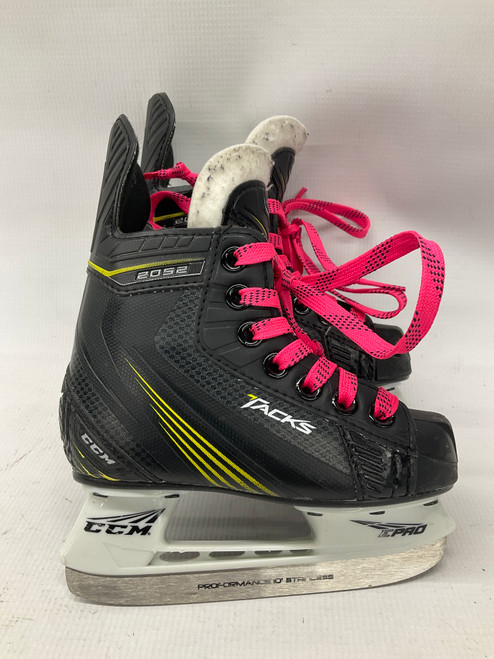 Vist Large View of Product Image Which is Used CCM TACKS 2052 Youth Hockey Skate Youth 09.0