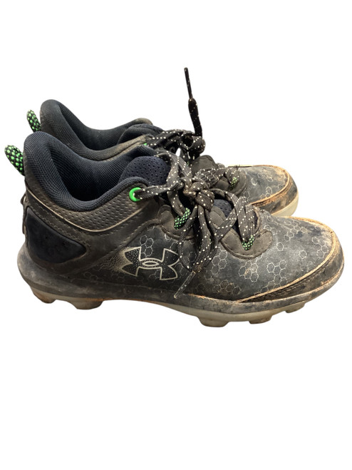 Vist Large View of Product Image Which is Used Under Armour BH BLACK 1Y BB/SB Cleats Black Junior 01