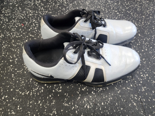 Vist Large View of Product Image Which is Used Nike Mens Golf Shoes Grey Senior 9