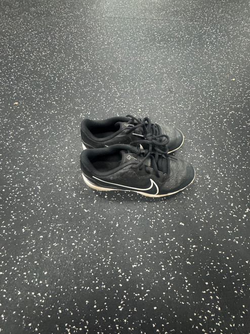 Vist Large View of Product Image Which is Used Nike DIAMOND BB/SB Cleats Black And White Junior 02