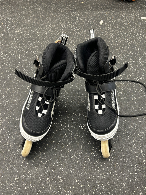 Vist Large View of Product Image Which is Used PAPAISON ADJUSTABLE 5-7.5 Senior Rec Fitness Skates Black Adjustable