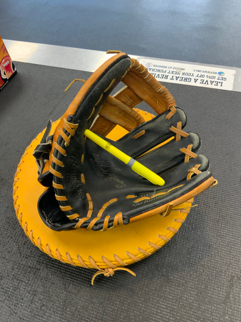 Vist Large View of Product Image Which is Used Rawlings RBG12BT BB/SB Glove RH Throw Brown 11 1/4"