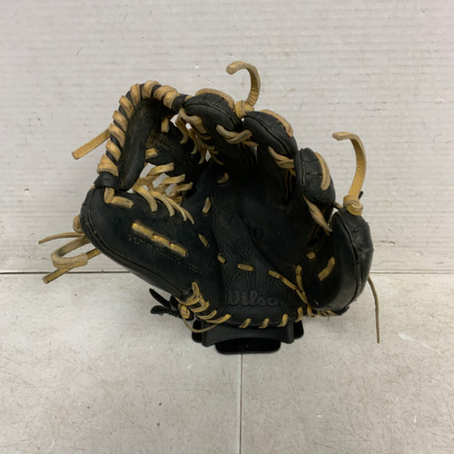 Vist Large View of Product Image Which is Used Wilson A 950 BB/SB Glove RH Throw Black 11 3/4"