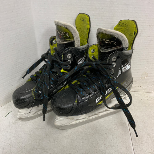 Vist Large View of Product Image Which is Used Bauer VAPOR X4 Junior Hockey Skate Junior 03.5