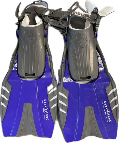 Vist Large View of Product Image Which is Used Aqua Lung Underwater Fins Purple S/M