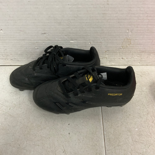 Vist Large View of Product Image Which is Used Adidas PREDATOR Soccer Cleats Black Junior 01