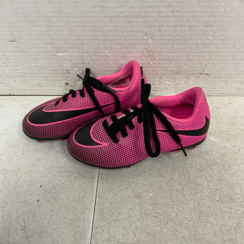 Vist Large View of Product Image Which is Used Nike Soccer Cleats Pink Youth 10.0