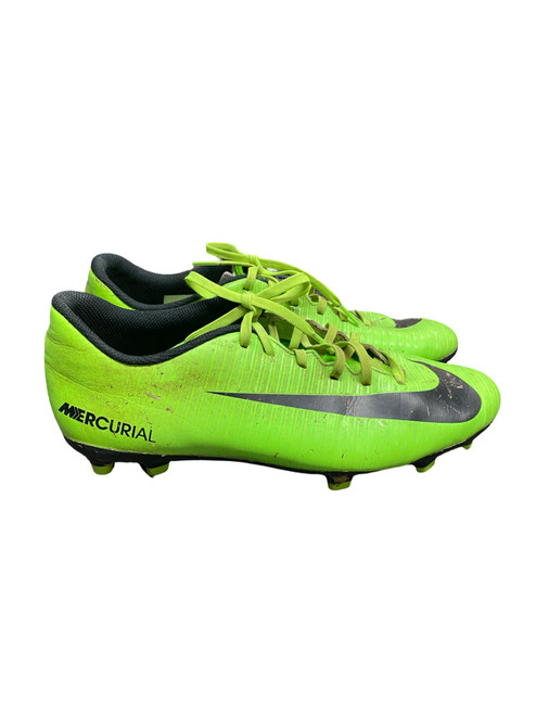 Vist Large View of Product Image Which is Used Nike Soccer Cleats Green Senior 9