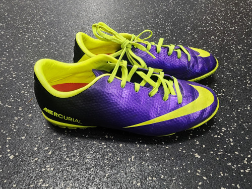 Vist Large View of Product Image Which is Used Nike MERCURIAL Soccer Turf Shoes Purple Junior 05.5