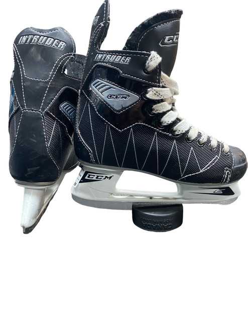 Vist Large View of Product Image Which is Used CCM INTRUDER Junior Hockey Skate Junior 03