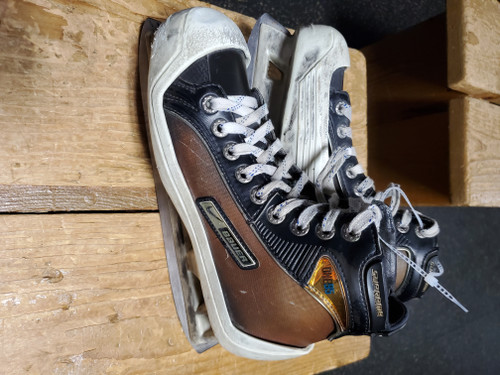 Vist Large View of Product Image Which is Used Bauer SUPREME 195 GOALIE SZ 4 Senior Goalie Skate Senior 4