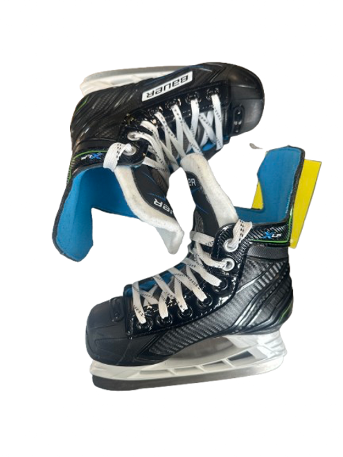 Vist Large View of Product Image Which is Used Bauer XLP Youth Hockey Skate Youth 10.0