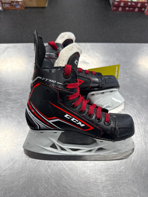 Vist Large View of Product Image Which is Used CCM JETSPEED FT340 Junior Hockey Skate Junior 01