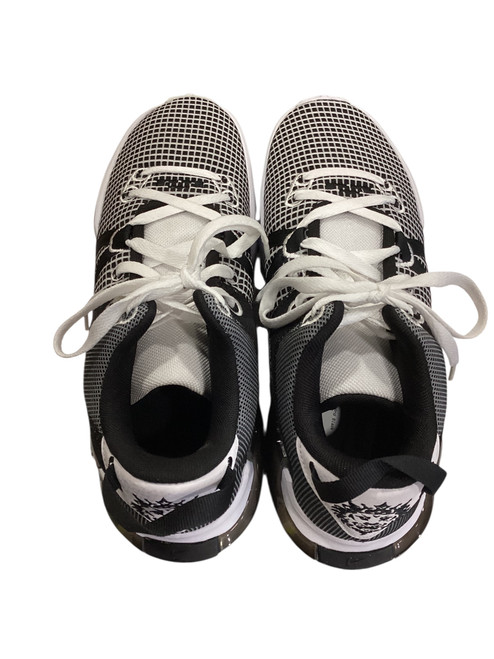 Vist Large View of Product Image Which is Used Nike Basketball Shoes M White And Black Senior 9.5