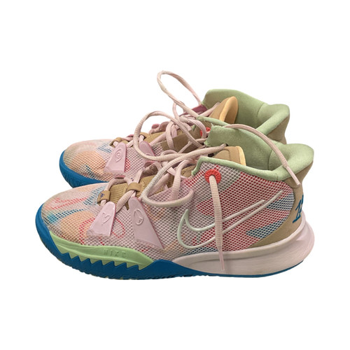 Vist Large View of Product Image Which is Nike Basketball Shoes W Pink Junior 05