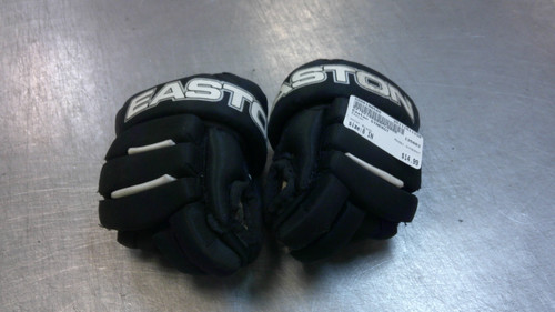 Vist Large View of Product Image Which is Used Easton SYNERGY Youth Gloves Black 8"