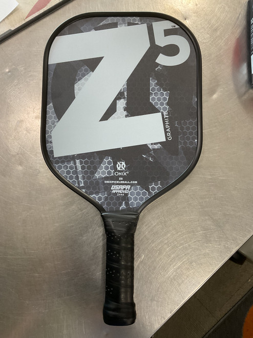 Vist Large View of Product Image Which is Used Onix Z5 Pickleball Racquet Black
