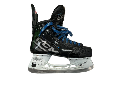 Vist Large View of Product Image Which is Used CCM FT 690 Senior Hockey Skate Senior 7
