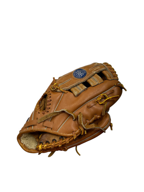 Vist Large View of Product Image Which is Used Spalding 42-549 RHT GLOVE BB/SB Glove RH Throw Brown 12"