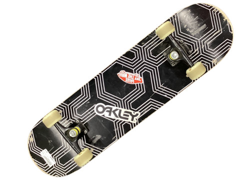 Vist Large View of Product Image Which is Used HINONO BOARD Complete Skateboard 