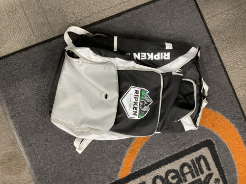 Vist Large View of Product Image Which is Used RIPKEN BASEBALL BAG BB/SB Player Carry Bag White