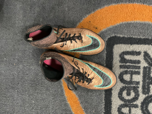 Vist Large View of Product Image Which is Used Nike Soccer Turf Shoes Brown Senior 8